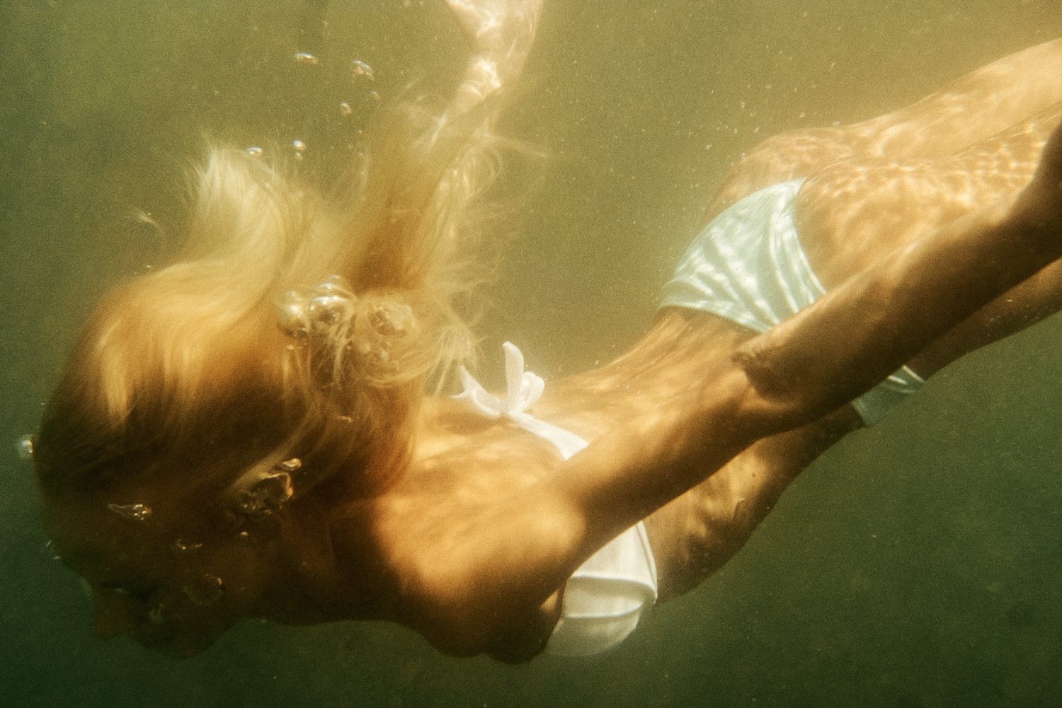 Grain Supply: model diving under water